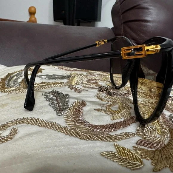 Fendi Black Sunglasses Contemporary Style, like new condition